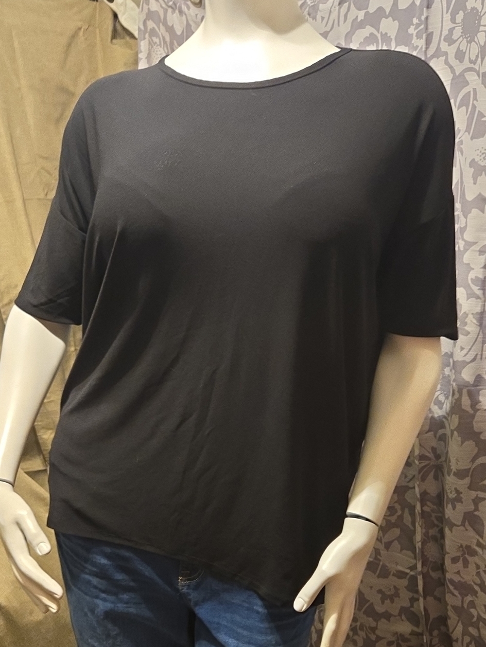 LuLaRoe Black Short Sleeve Crew Neck Tee
